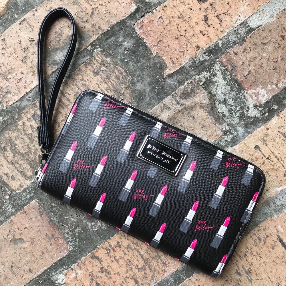 Betsy Johnson 💄 Lipstick Wallet